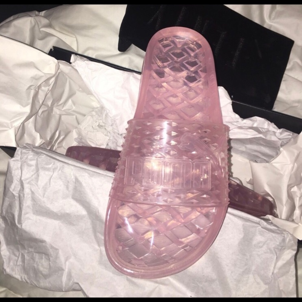 Selling fenty slides (Rihanna’s collection)